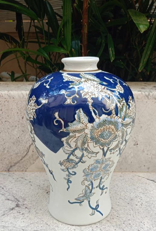 Blue & White Floral Chinese Pot