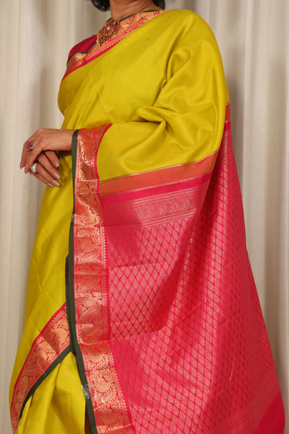 Lemon Yellow Pink Small Border