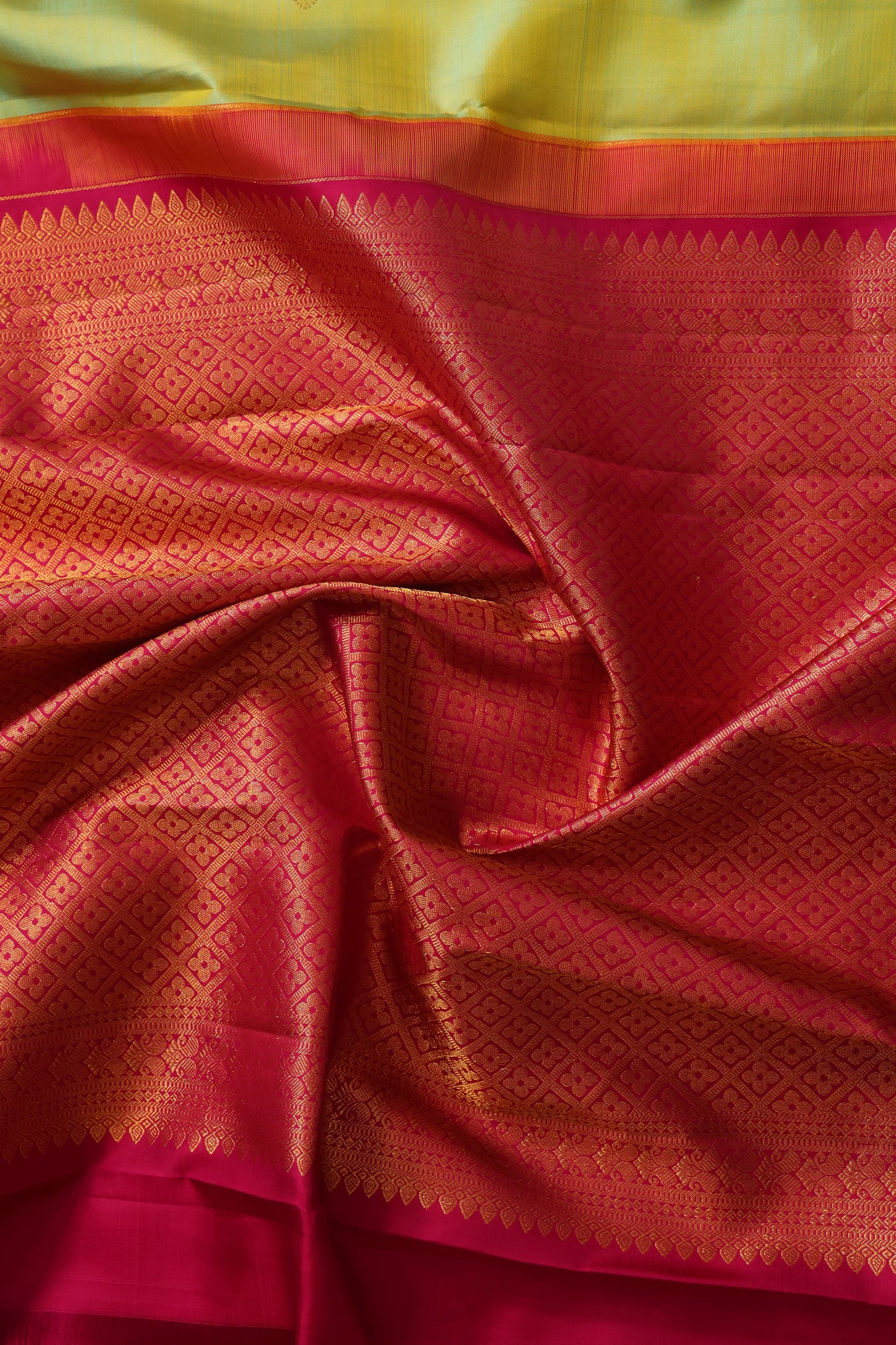 Green Plain Pink Border