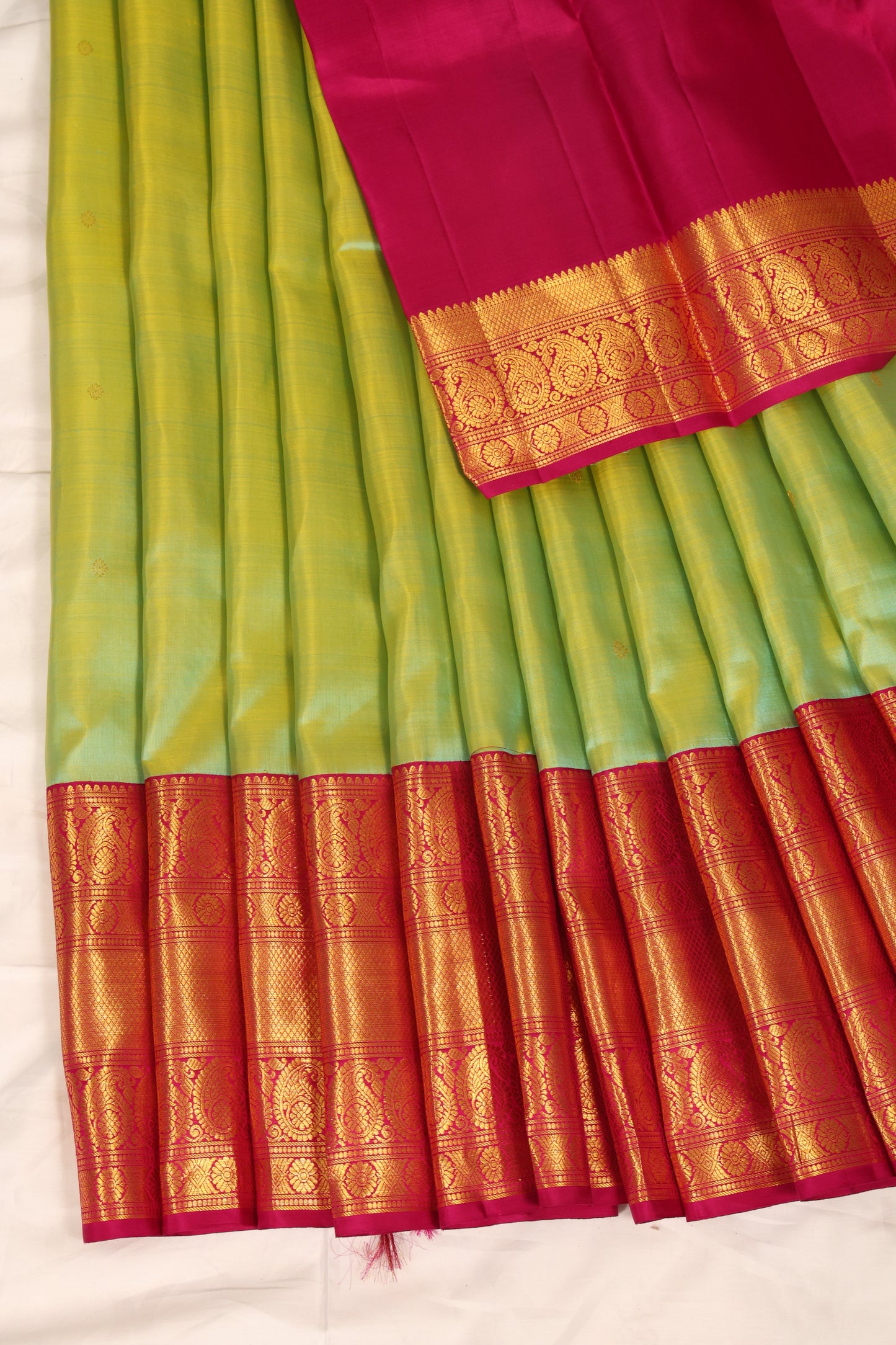 Green Plain Pink Border