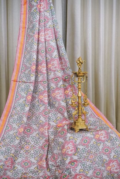 Elegant Geometric Floral Ikat Weave