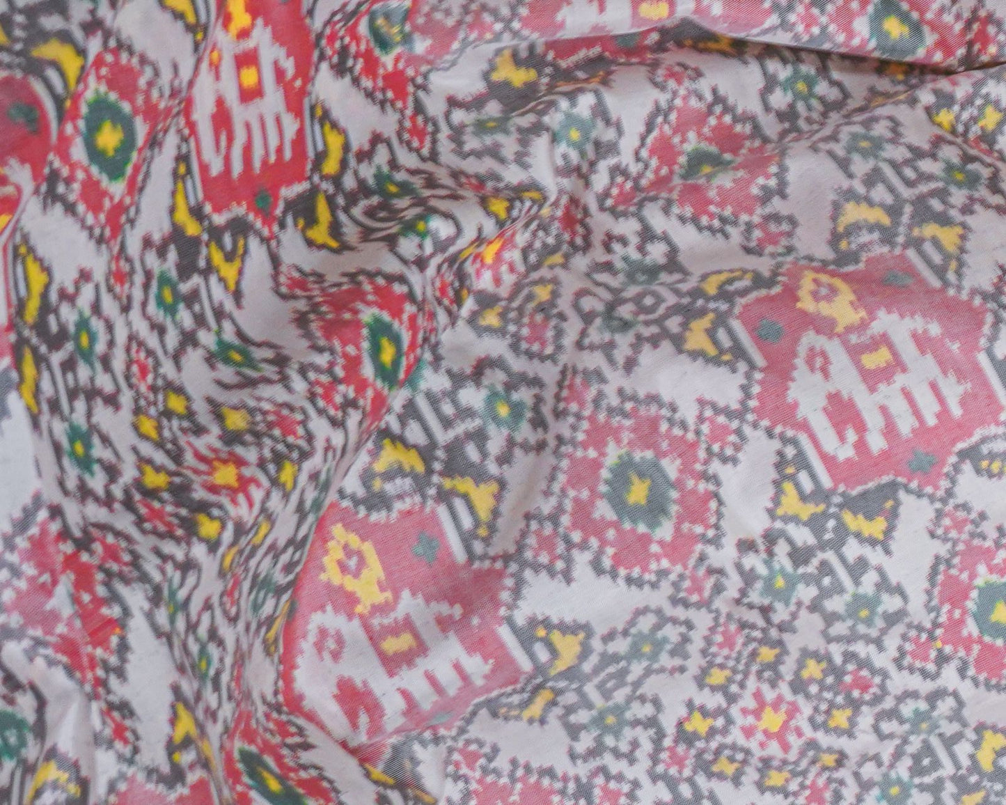 Elegant Geometric Floral Ikat Weave