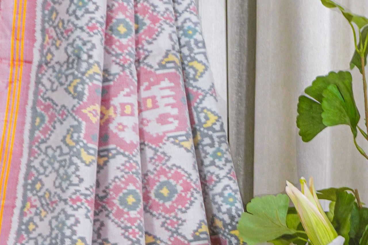 Elegant Geometric Floral Ikat Weave