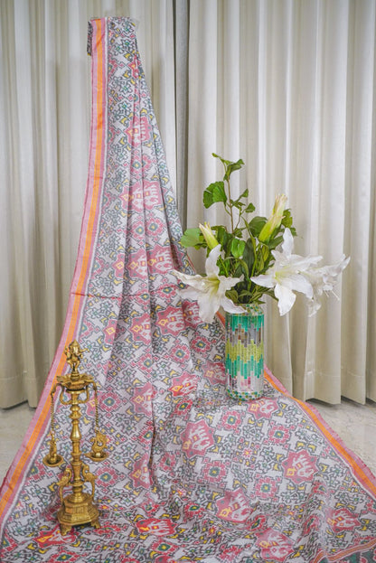 Elegant Geometric Floral Ikat Weave