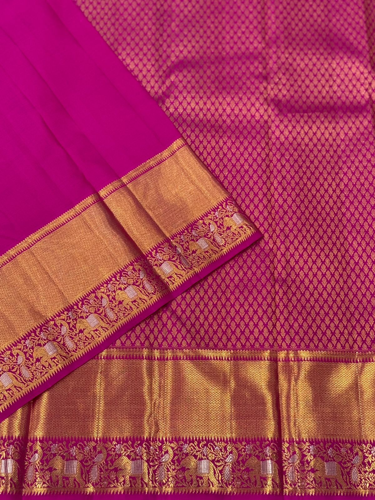 Magenta Kanjivaram Zari Elegance