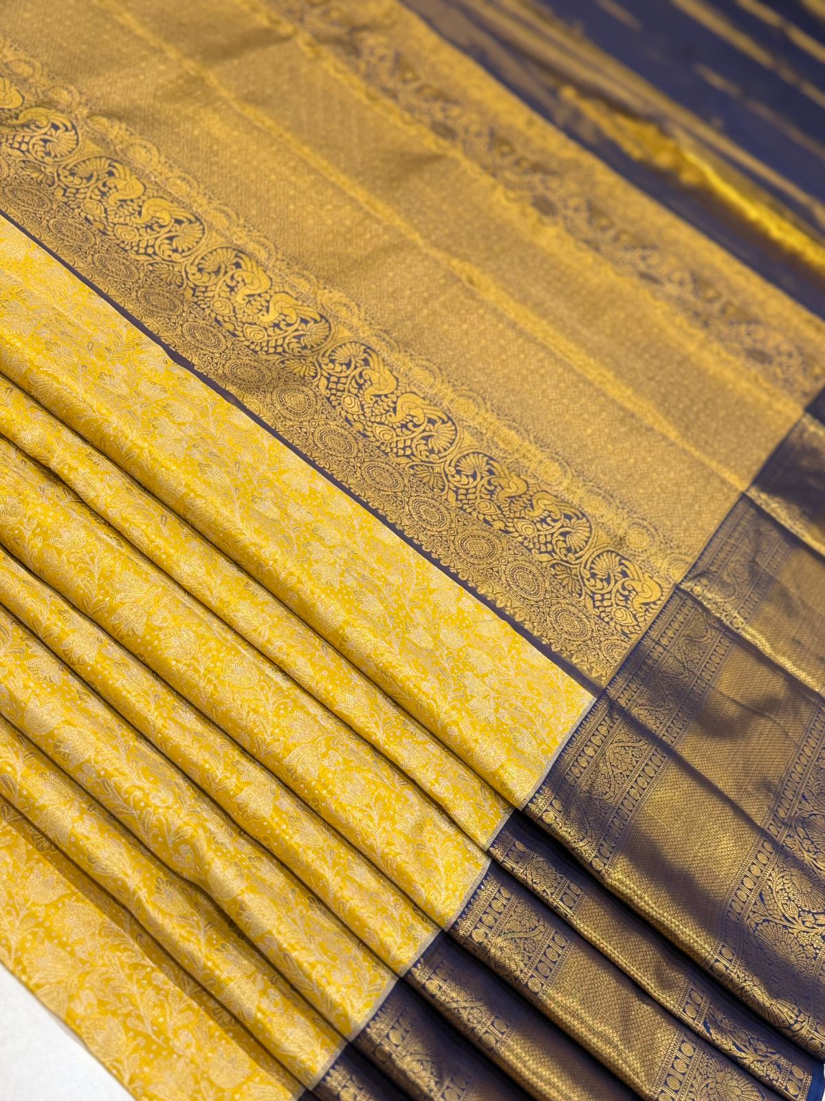 Golden Zari Sunshine Royal Elegance