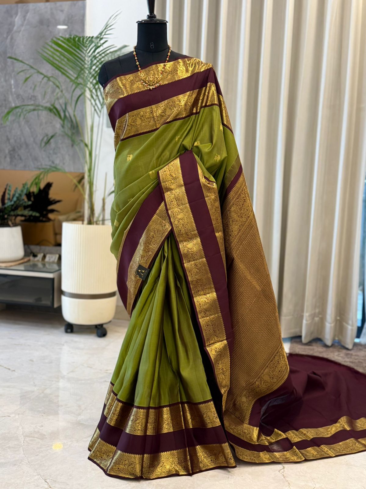 Olive Butta Kanjivaram