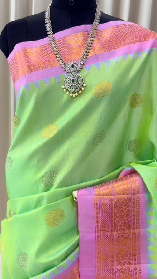 Pista Green Gadwal Silk