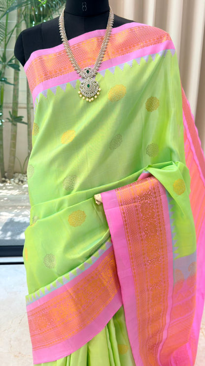 Pista Green Gadwal Silk